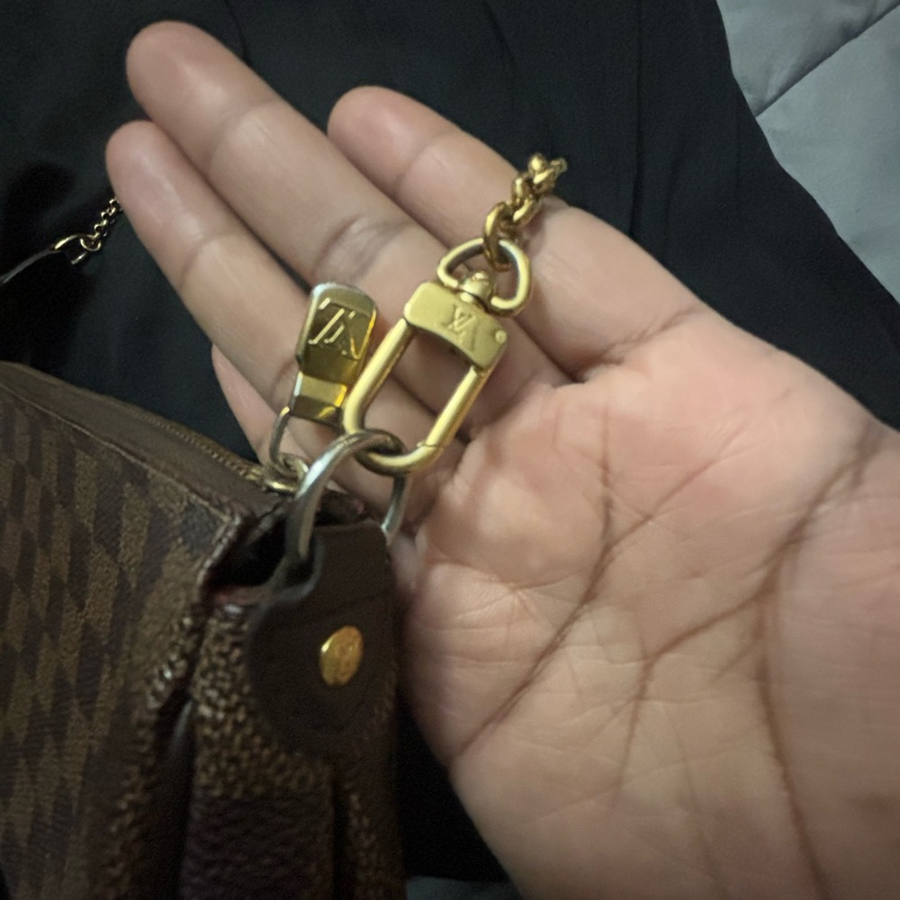 LV bag - Picture 3 of 6